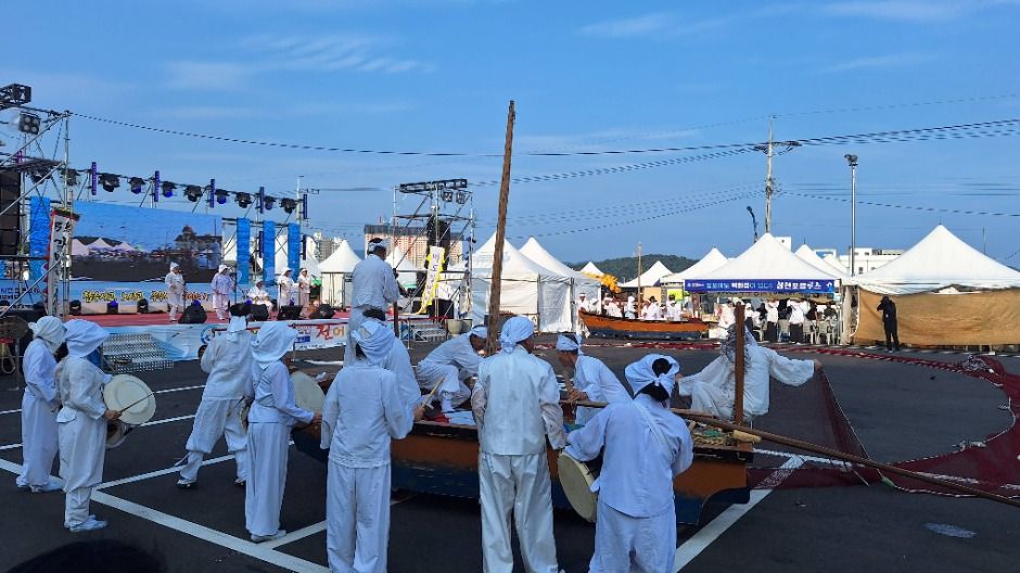 사천시 삼천포항 자연산 전어축제 2
